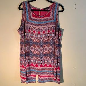 Rose & Olive sleeveless tunic. 1X. EUC.